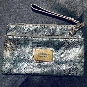 Simply Vera wristlet
